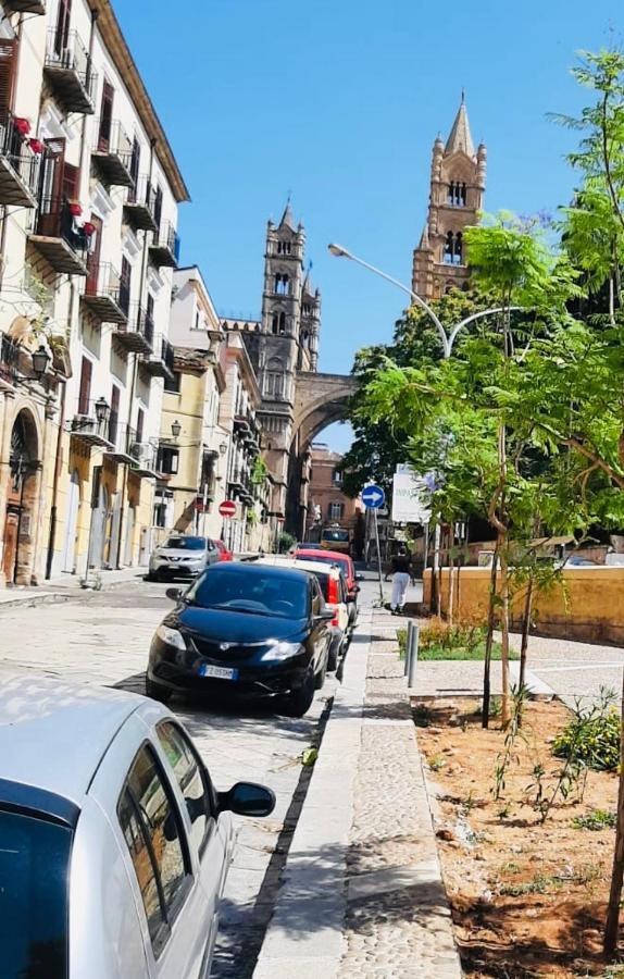 A Due Passi Dalla Cattedrale Apartment Палермо Екстериор снимка